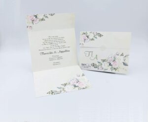 Προσκλητήρια γάμου με τρυαντάφυλλα 20g015 va bouquet and flowers, μπουκέτο με λουλούδια σε ροζ και εκρού αποχρώσεις, της εταιρίας  NewAge invitations