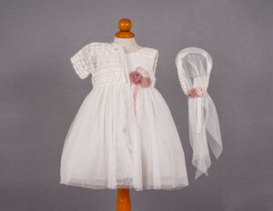 Ρουχαλάκια για κορίτσι Κ27Ε Φορεματάκια βάπτισης σε χρωματισμούς λευκό και ροζ | Κ27Ε Νο-1,2,3 Ρουχαλάκια για κορίτσι - "Φόρεμα για τη μικρή σας πριγκίπισσα" Μοντέρνα σχέδια με την καλύτερη ποιότητα ραπτικής. Ένας ιδιαίτερα μοντέρνος συνδυασμός που θα κάνει το κοριτσάκι σας να ξεχωρίζει. Ένα εξαιρετικό λευκό φορεματάκι το οποίο θα μαγνητίσει όλα τα βλέμματα!!!