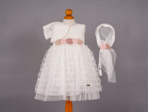 Ρουχαλάκια για κορίτσι Κ49 Φορεματάκια βάπτισης σε λευκό χρωματισμό με ροζ λουλουδάκια| Κ49 Νο-1,2,3 Ρουχαλάκια για κορίτσι - "Φόρεμα για τη μικρή σας πριγκίπισσα" Μοντέρνα σχέδια με την καλύτερη ποιότητα ραπτικής. Ένας ιδιαίτερα μοντέρνος συνδυασμός που θα κάνει το κοριτσάκι σας να ξεχωρίζει. Μαγνητίστε όλα τα βλέμματα!!! Το εξαιρετικό λευκό φόρεμα με τα ροζ  λουλουδάκια στη μέση, ταιριάζει ιδανικά με το λευκό μπολερό και η μπαντάνα σε απόχρωση λευκή ολοκληρώνει το σύνολο.