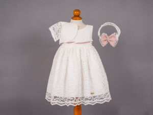 Ρουχαλάκια για κορίτσι Κ66E Φορεματάκια βάπτισης σε λευκούς χρωματισμούς | Κ66E Νο-1,2,3 Ρουχαλάκια για κορίτσι - "Φόρεμα για τη μικρή σας πριγκίπισσα" Μοντέρνα σχέδια με την καλύτερη ποιότητα ραπτικής. Ένας ιδιαίτερα μοντέρνος συνδυασμός που θα κάνει το κοριτσάκι σας να ξεχωρίζει. Μαγνητίστε όλα τα βλέμματα!!! Το εξαιρετικά λευκό ροζ φόρεμα με τη ροζ ζώνη, ταιριάζει ιδανικά με το λευκό μπολερό και η μπαντάνα σε λευκή απόχρωση με ροζ  φιόγκο ολοκληρώνει το σύνολο.